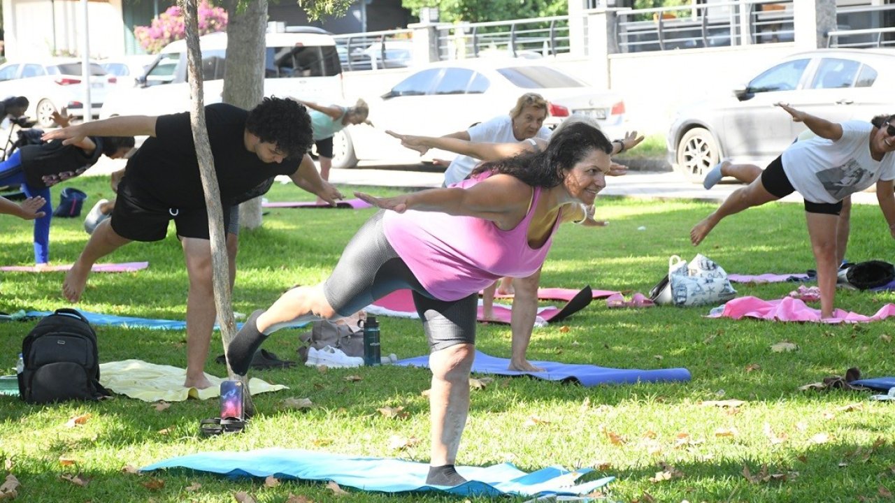 Kuşadası’nda sabah sporu etkinliklerine yoğun ilgi