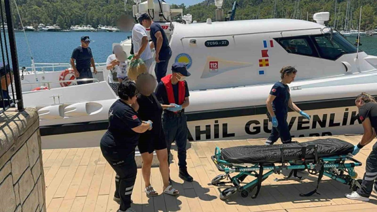 Sahil Güvenlik, gezi teknesi ve ticari yattan iki kişiyi tıbbi tahliye gerçekleştirdi