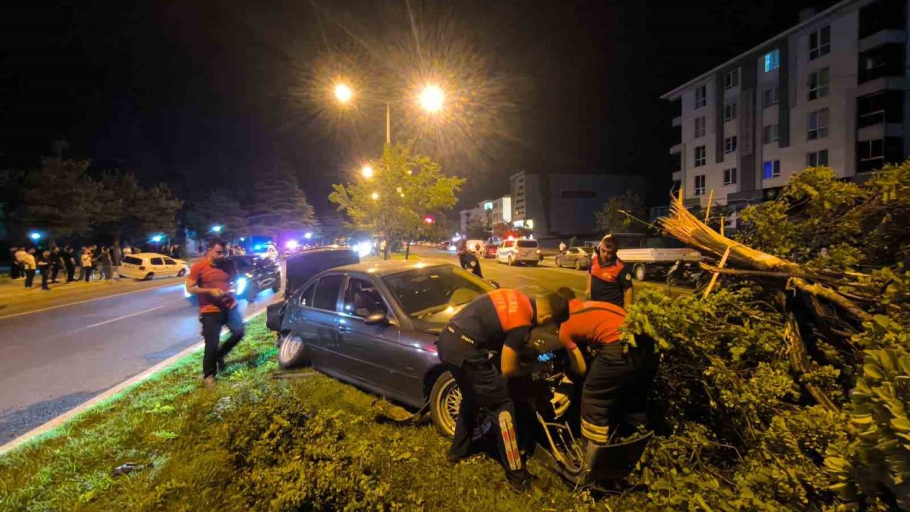 Erzincan’da iki otomobil çarpıştı: 1 kişi yaralandı