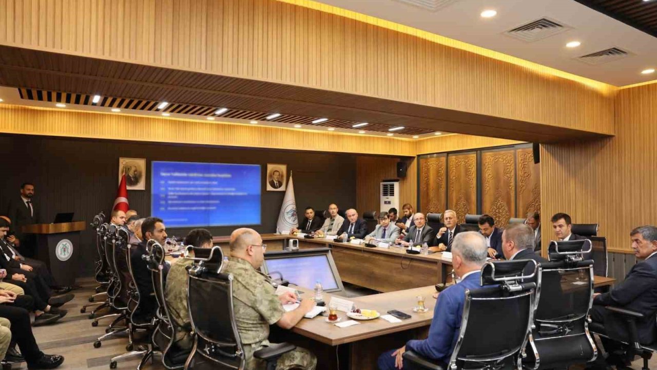 Erzincan’da yatırım ve projeler masaya yatırıldı