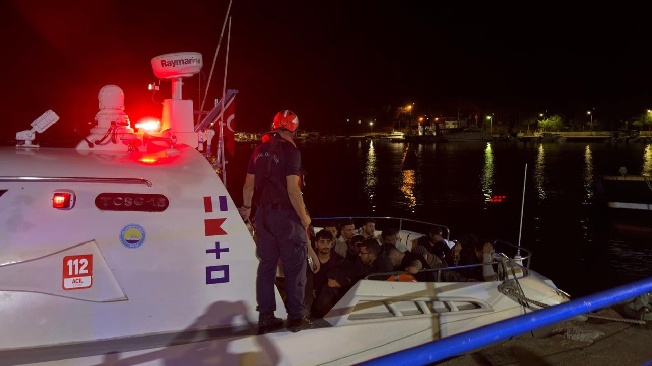 Çanakkale’de göçmen kaçakçılığı operasyonu: 2 göçmen kaçakçısı ve 36 kaçak göçmen yakalandı