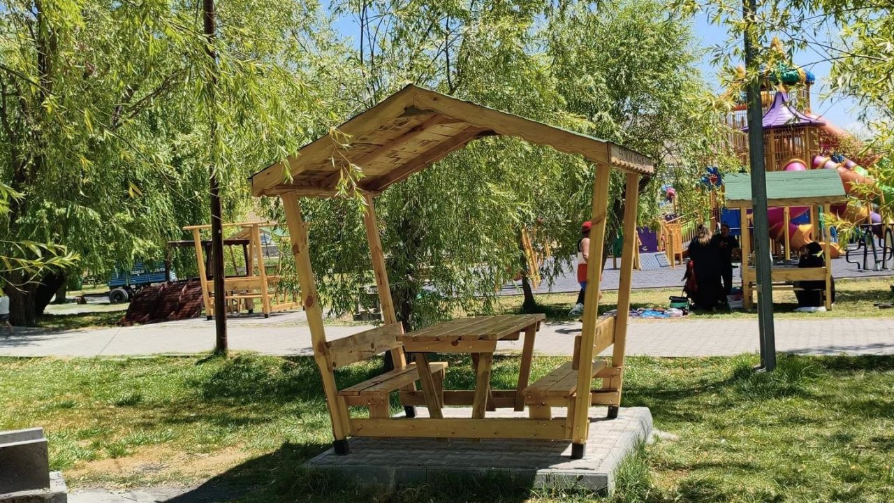 Ekşisu Mesire Alanı’na yeni oturma alanları