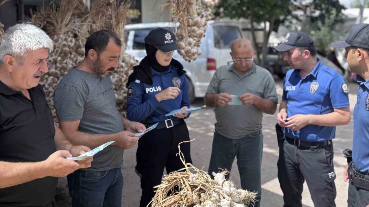 Ordu’da polis ekiplerinden dolandırıcılığa karşı broşürlü uyarı