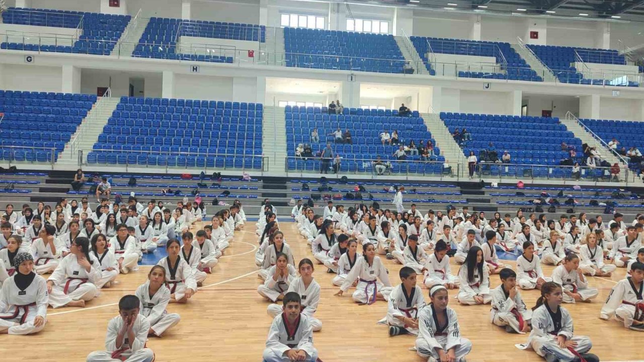 Malatya’da 476 sporcu siyah kuşak için ter döktü