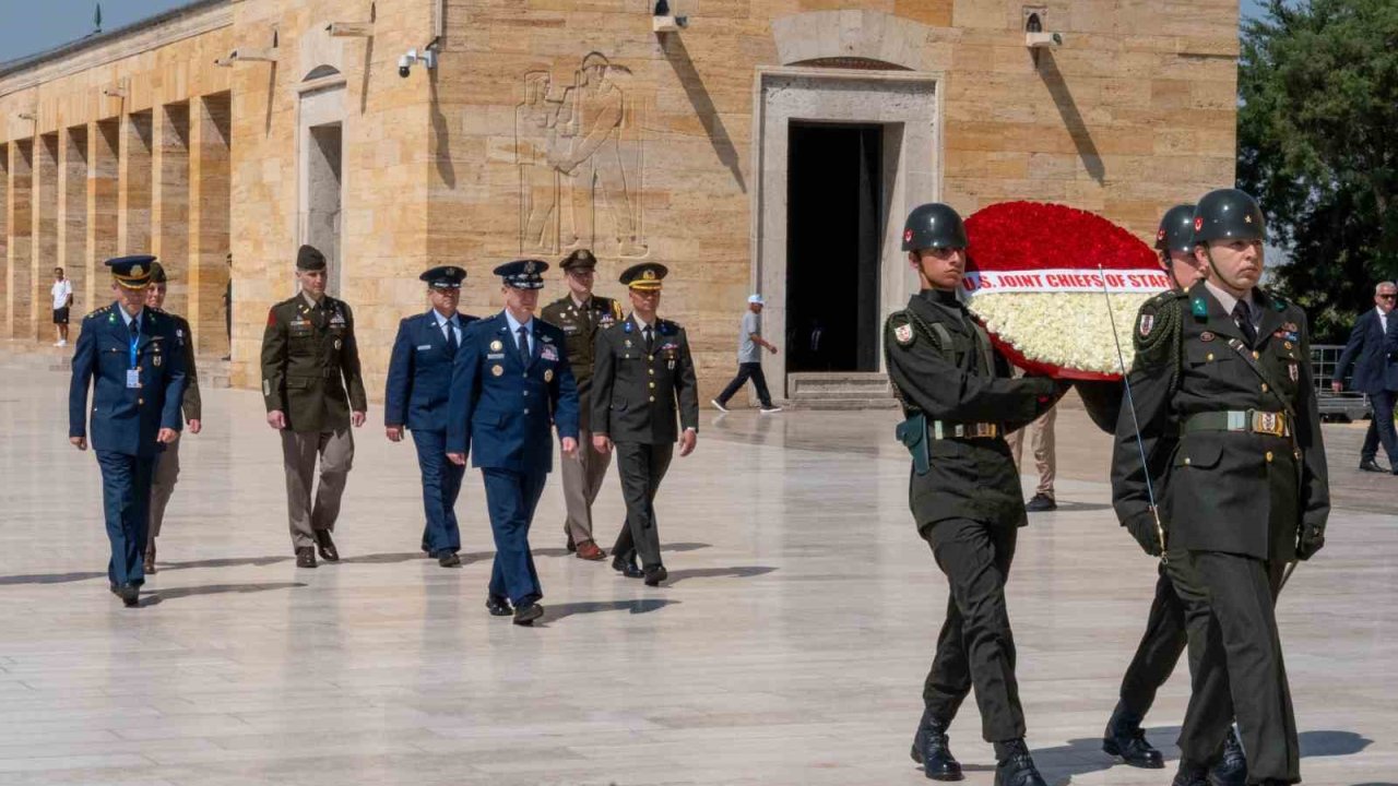 ABD Genelkurmay Başkanı Orgeneral Caine, Anıtkabir’i ziyaret etti