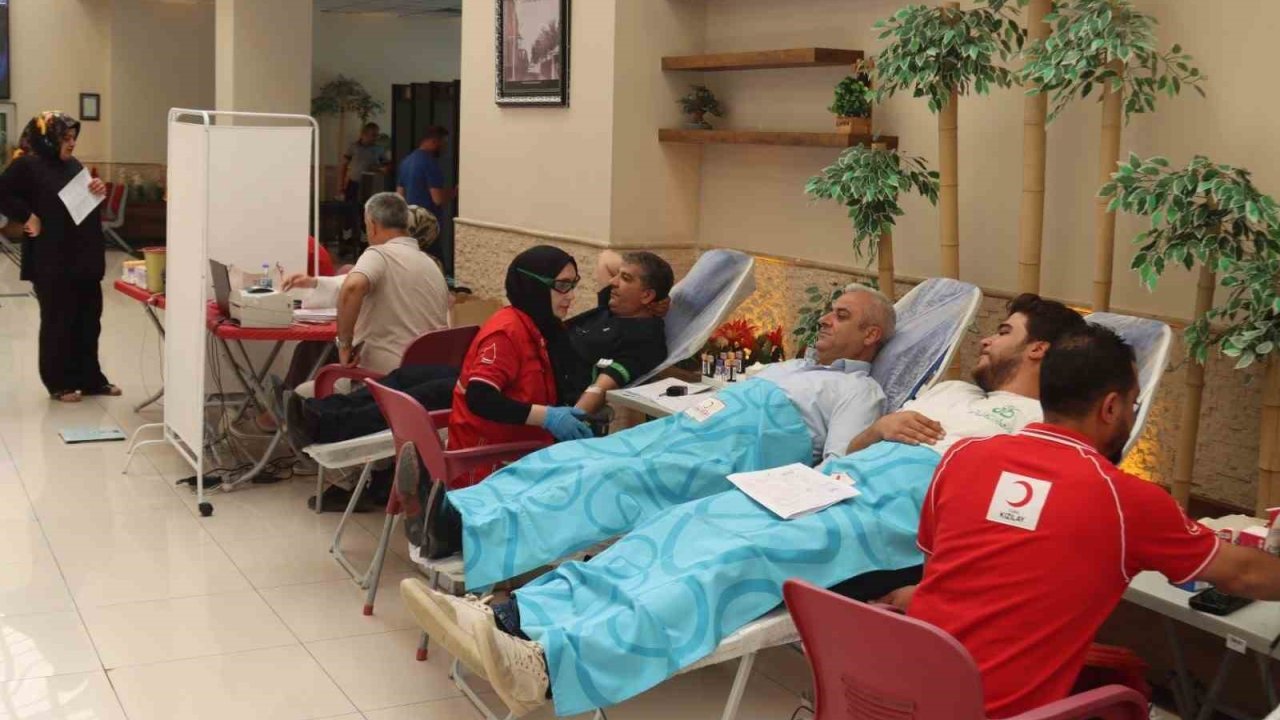 Elazığ Belediyesi kan bağışı etkinliğine destek verdi