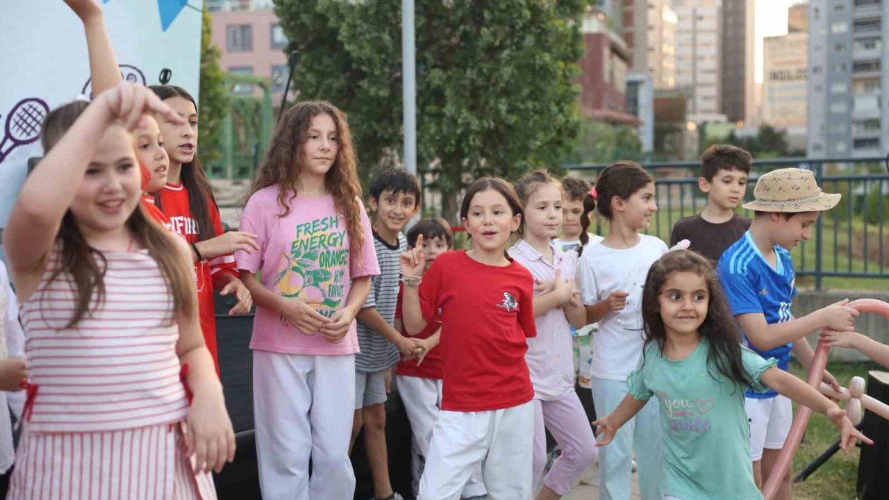 Yaz akşamı etkinliği şenliğe dönüştü