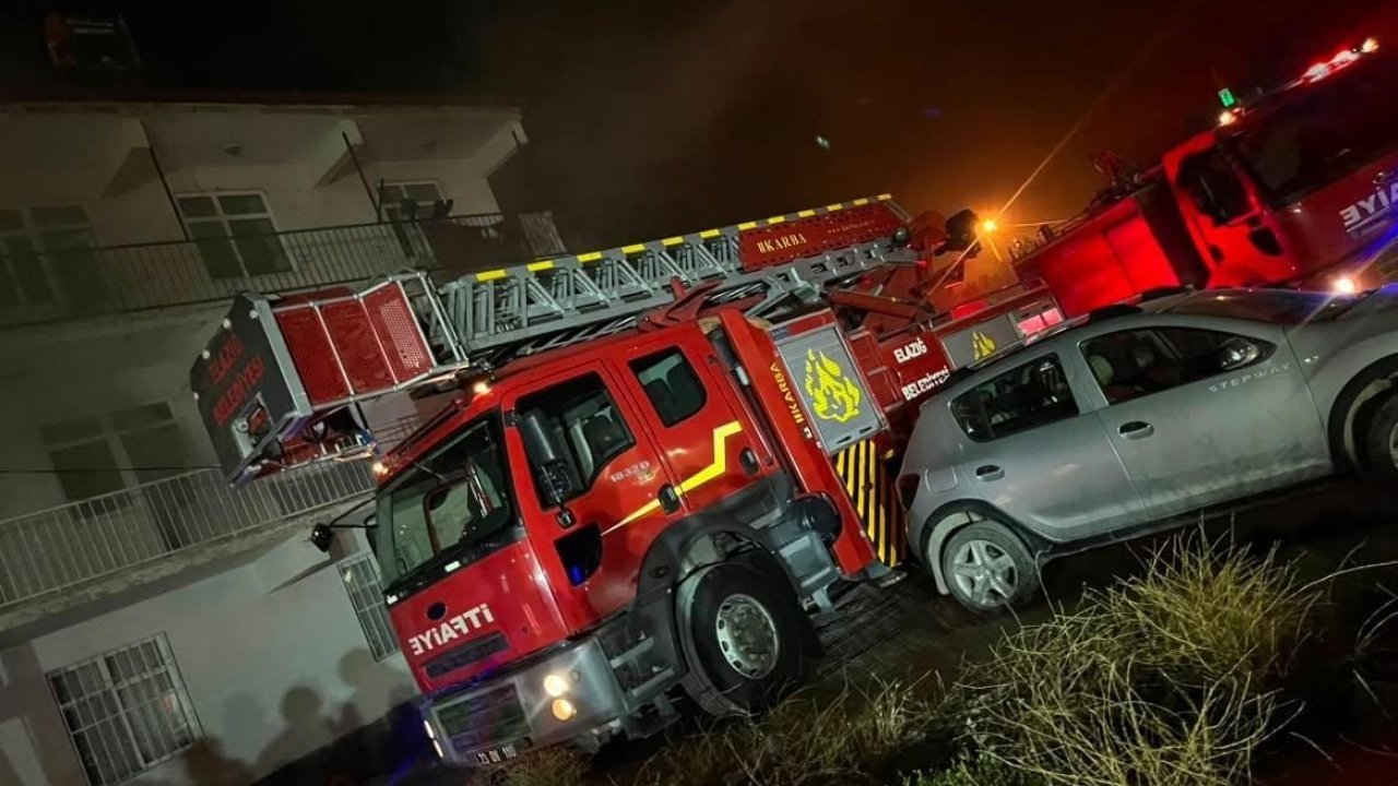 Elazığ’da 3 katlı binada çıkan yangın söndürüldü