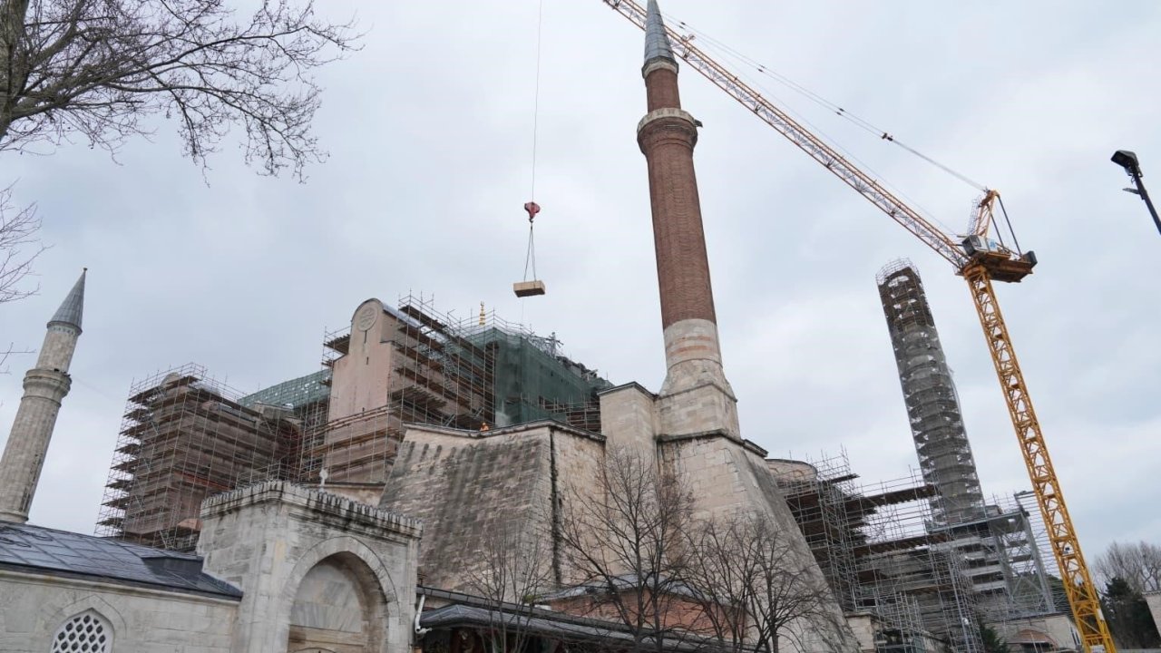 Bakan Ersoy: "Ayasofya’yı, bilimsel koruma anlayışıyla gelecek nesillere en güçlü şekilde aktarmaya kararlılıkla devam edeceğiz"