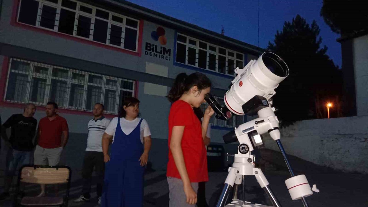 Bilim Demirci’de gökyüzü şöleni