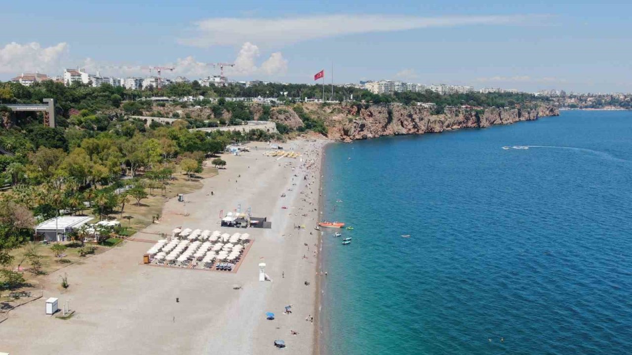 Antalya’da "Dumansız Plaj" uygulaması için yeni genelge