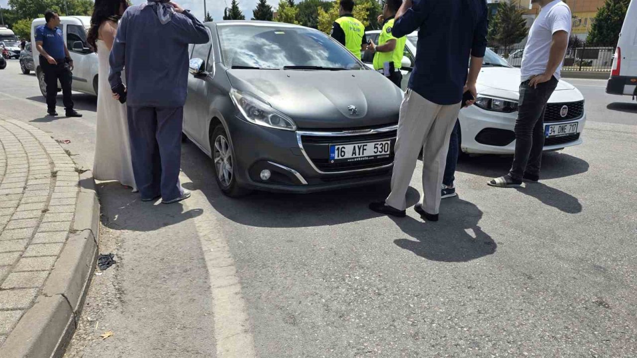 Bursa İnegöl’de otomobil motorsiklete çarptı:2 yaralı