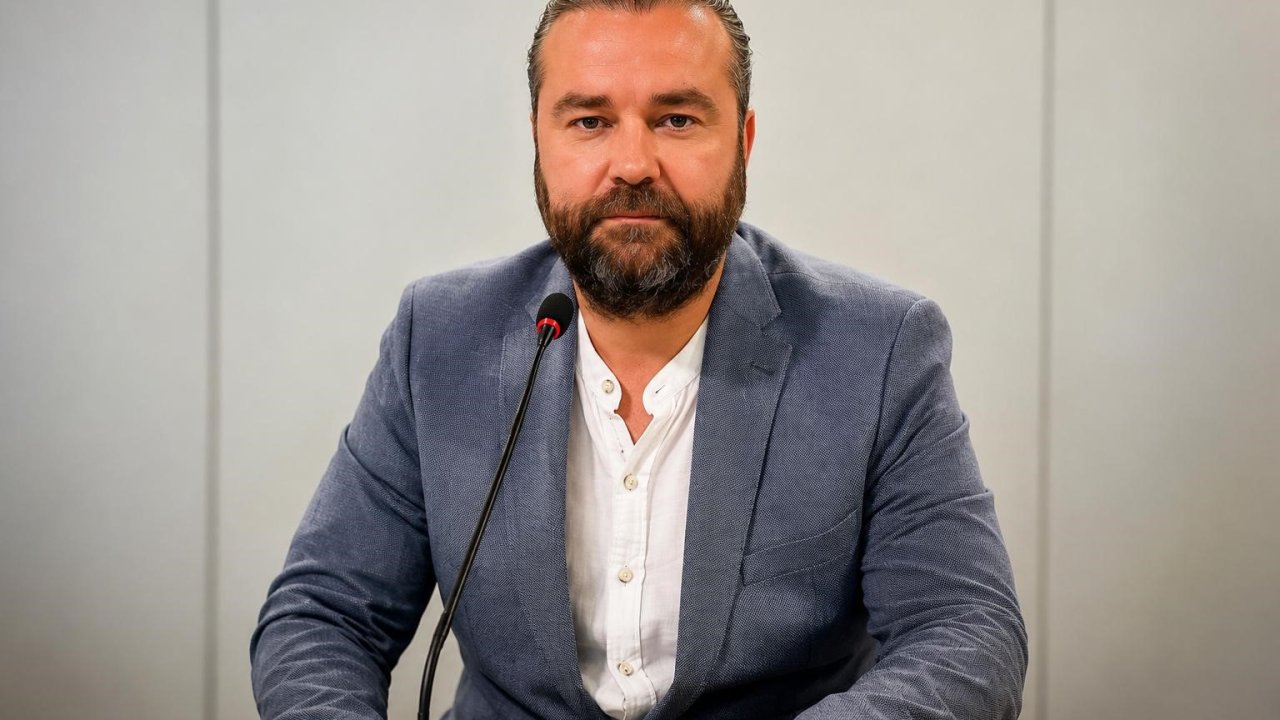 Gazeteciler mesleklerinin geleceği için yasa istiyor