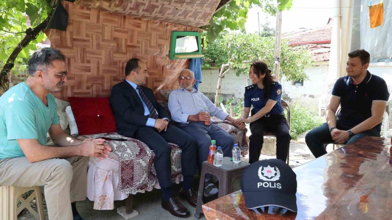 Eskişehir İl Emniyet Müdürü Yılmaz’dan şehit babasına anlamlı ziyaret