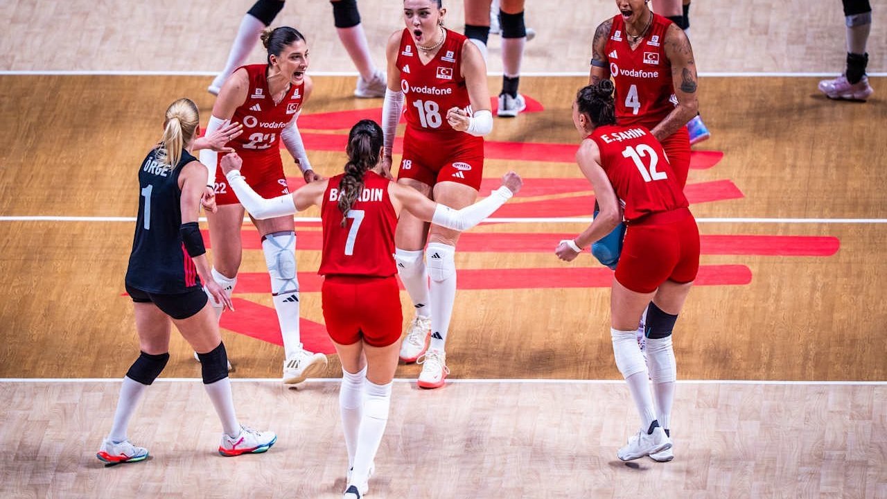 A Milli Kadın Voleybol Takımı, Milletler Ligi’nde finale yükseldi