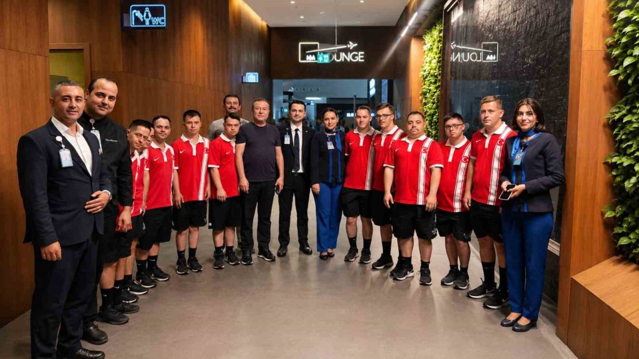Down Futsal Milli Takımı’nın Genuine Cup için ABD’ye yolculuğu başladı