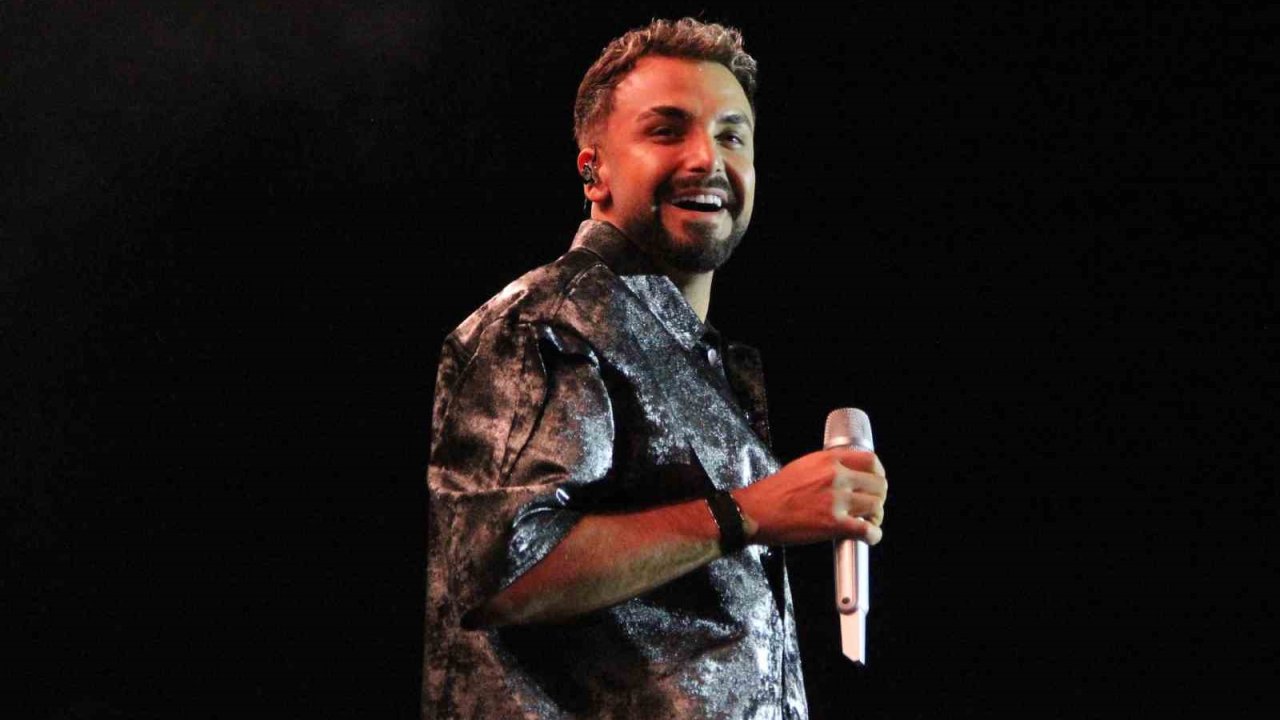 Sefo Çorum’da hayranlarına unutulmaz bir gece yaşattı