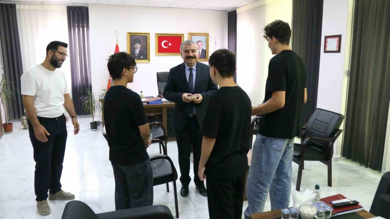 Eskişehir’de çocuk evleri sitesi sakinlerinden anlamlı aşure etkinliği