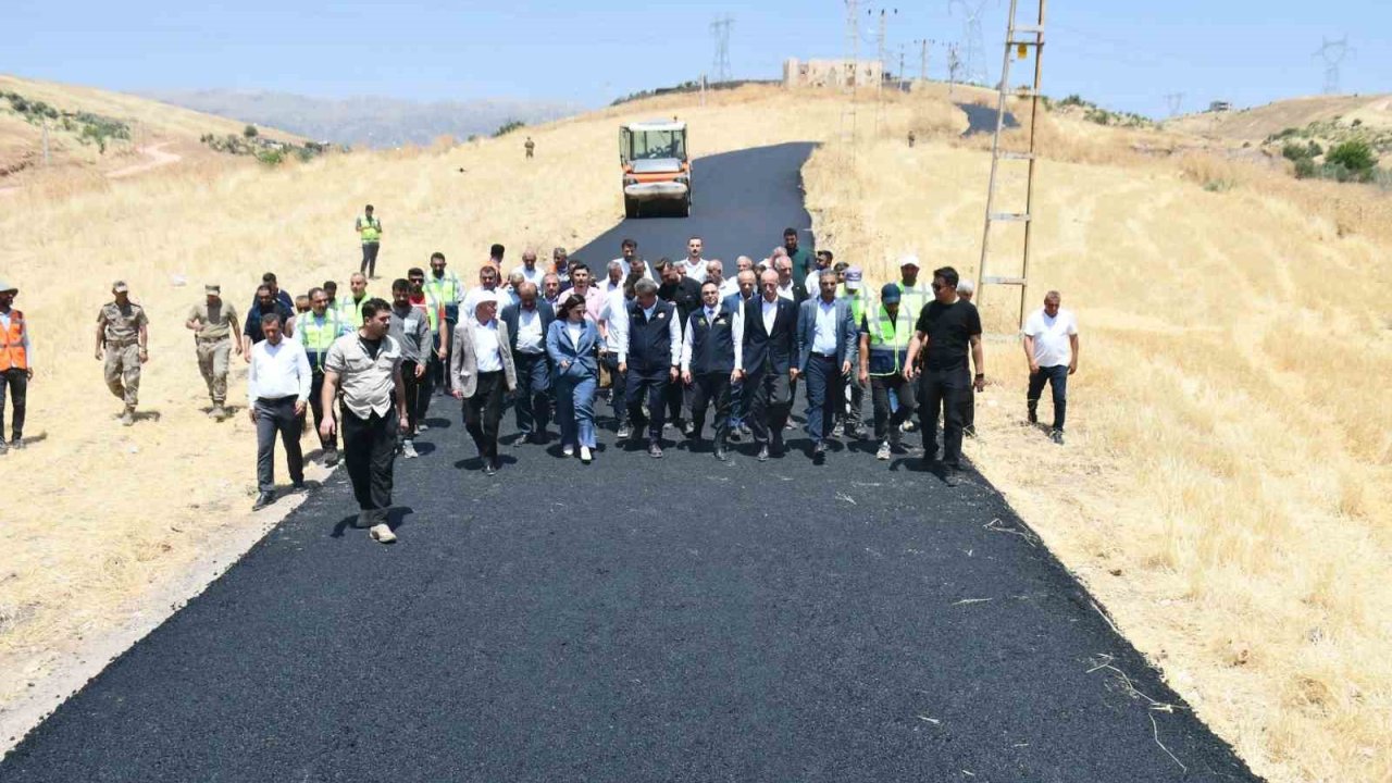 Şırnak’ta köy yollarında asfalt seferberliği: 2026’da 150 kilometrelik yol ağı yenileniyor