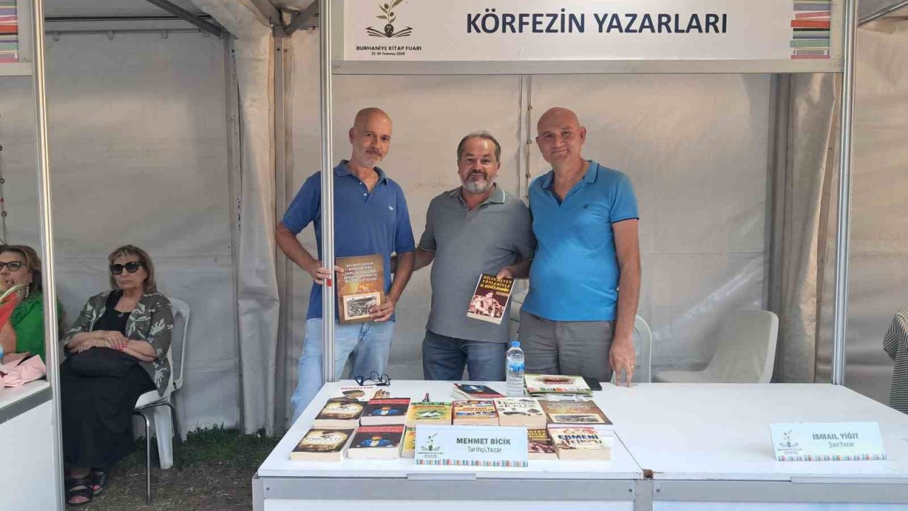 Burhaniye’de Tarihçi Yazar Bicik, okurları ile buluştu