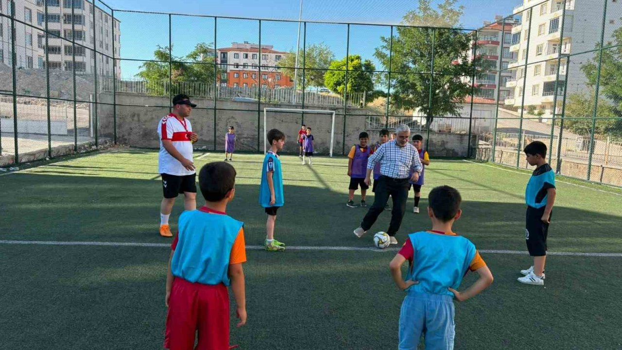 Besni’de Yaz Kur’an Kursları arası futbol turnuvası başladı