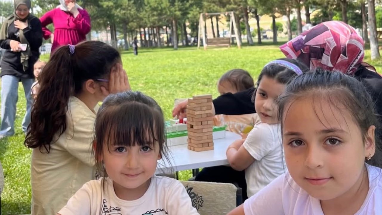Gezici Kütüphane Yenişehir Parkı’nda çocuklarla buluştu