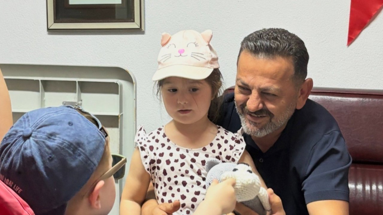 Makamın en özel misafirleri minikler oldu