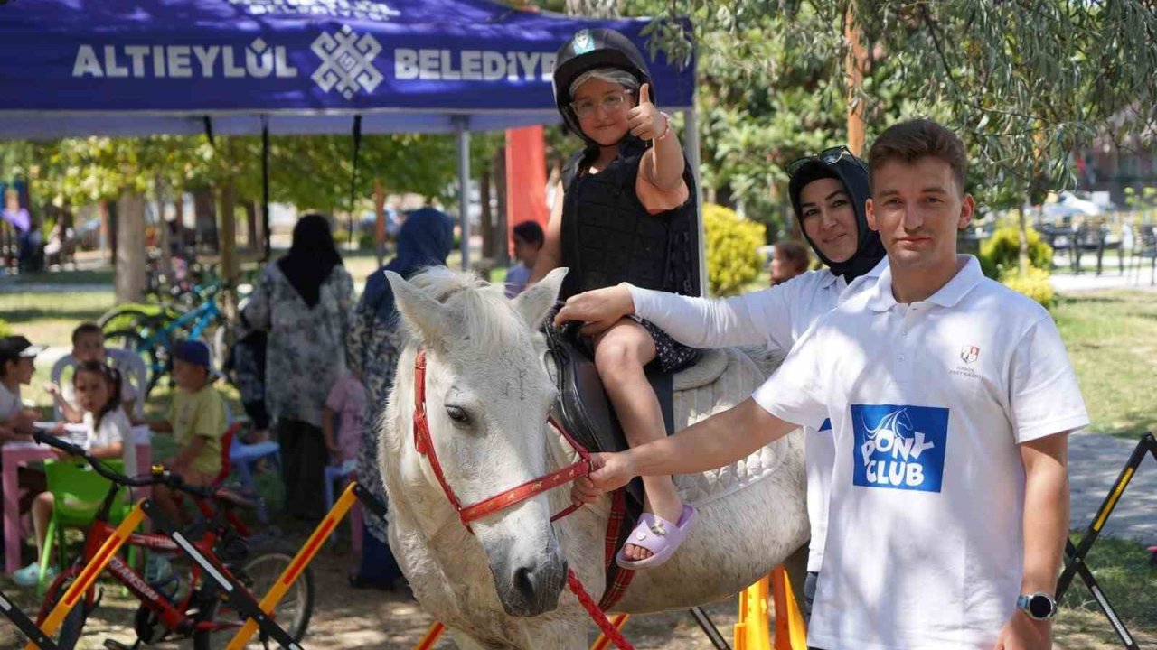 Altıeylül’de minikler midilli atlarla tanıştı