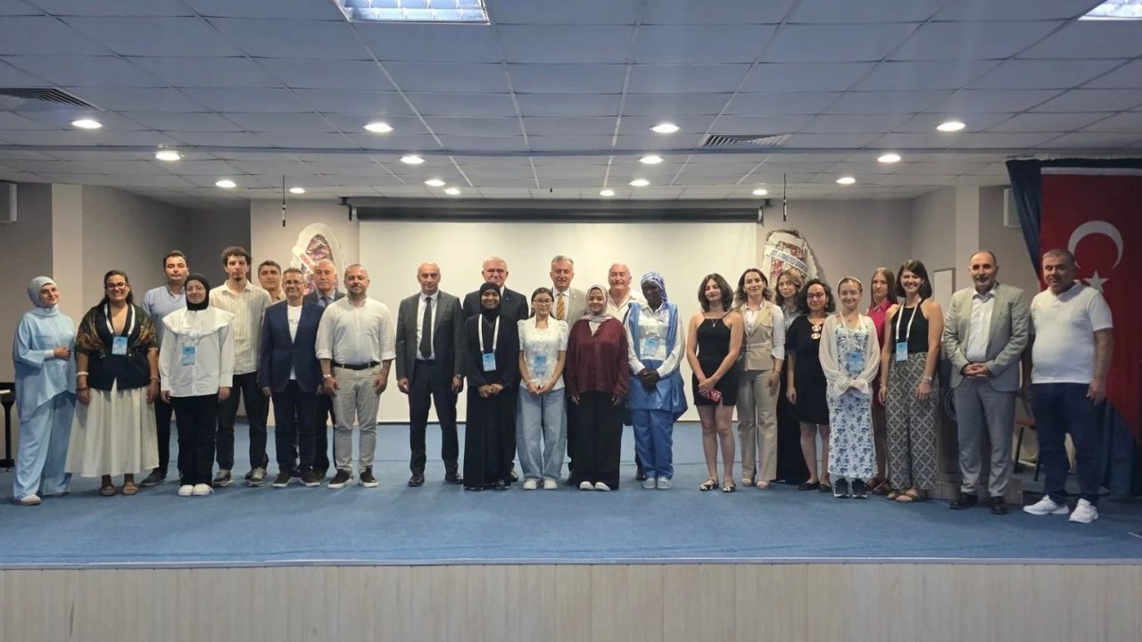 EBYÜ’de Türkçe Yaz Okulu öğrencilerine sertifikaları verildi