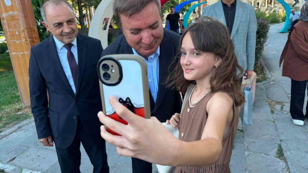 Vali Aydoğdu, Ordu ve Halitpaşa Caddesi’nde esnafla buluştu