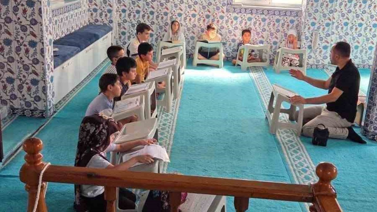 Kuyucak’ta Yaz Kur’an Kursu öğrencilerine seminer