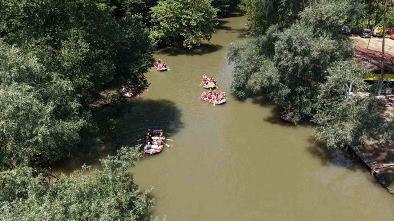 Düzce Belediyesi gençleri rafting ile buluşturdu