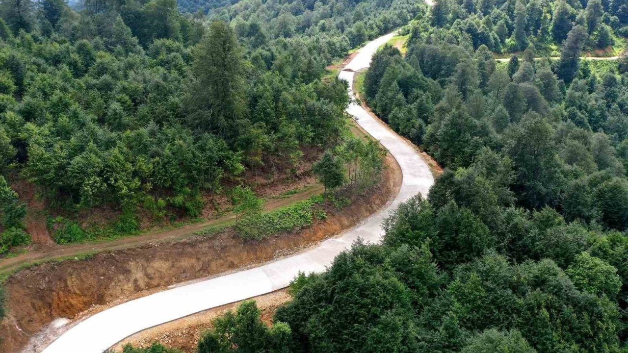 Yeşil Yol’da beton yol çalışmaları sürüyor