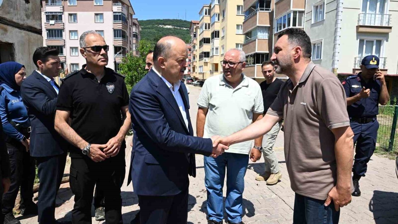 Selden etkilenen Cide’de hasar tespit ve temizlik çalışmaları sürüyor