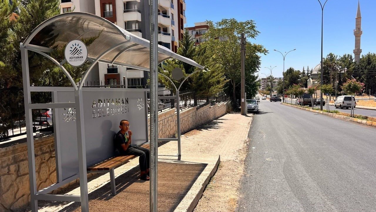 Adıyaman’da otobüs durakları yenileniyor