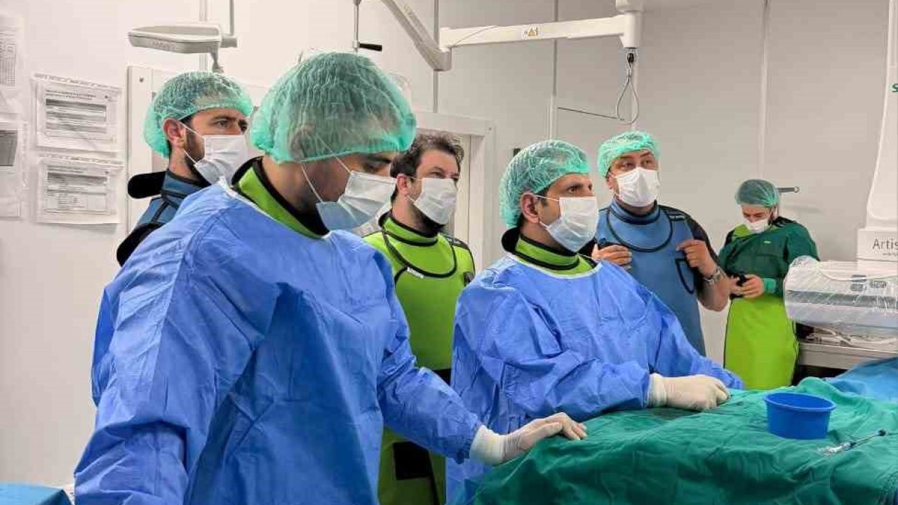 Bilecik’te kalpteki doğuştan delik ameliyatsız kapatıldı