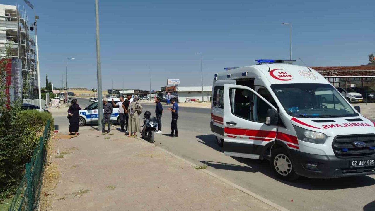 Otomobille motosiklet çarpıştı: 1 yaralı
