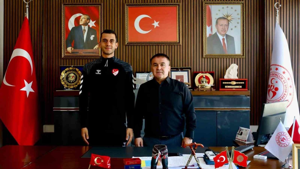 Bilecikli hakem klasman yardımcı hakemliğine yükseldi