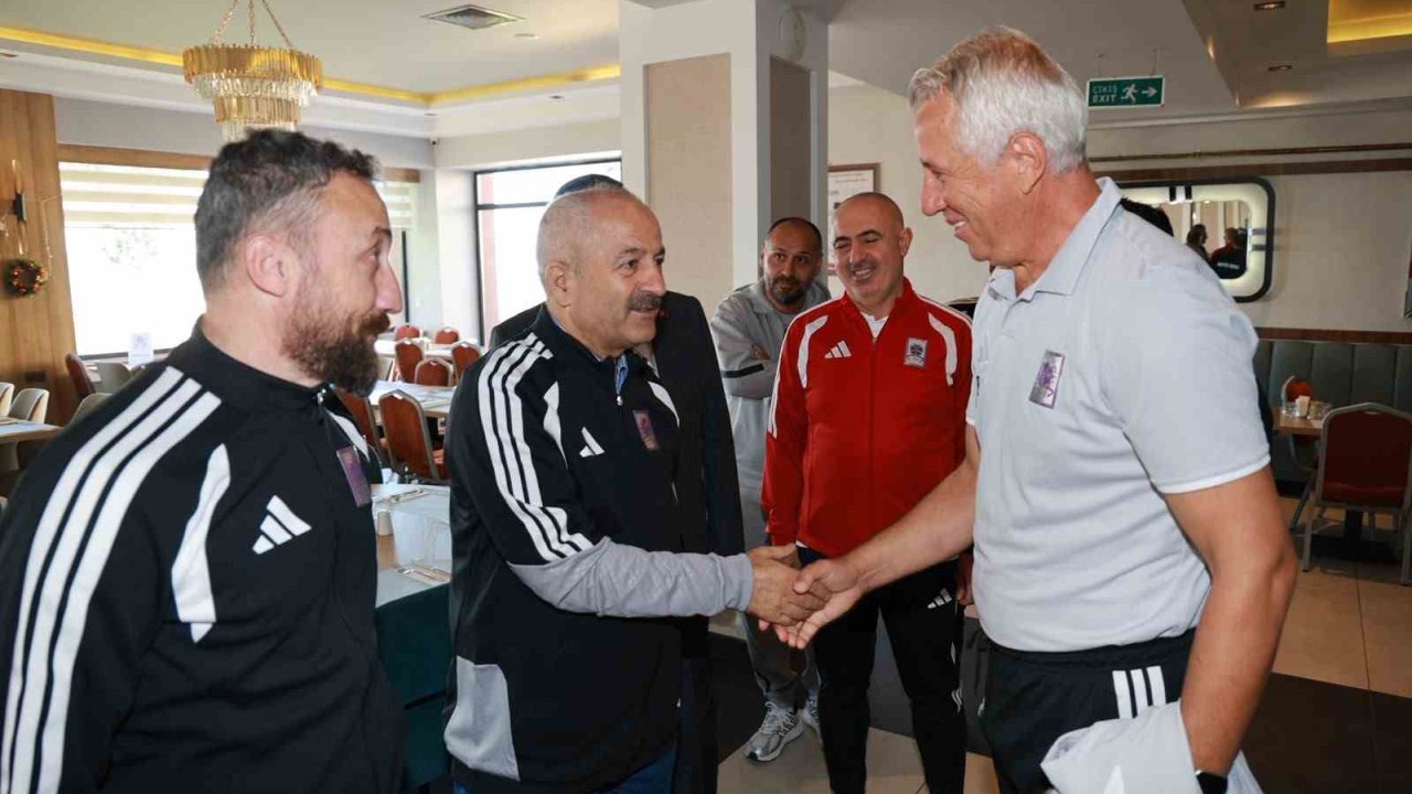 Büyükgöz’den Gebzespor’un Bolu kampına ziyaret