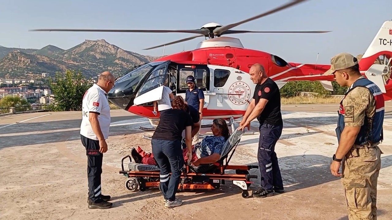 Ayağı kırılan kadın helikopterle hastaneye kaldırıldı