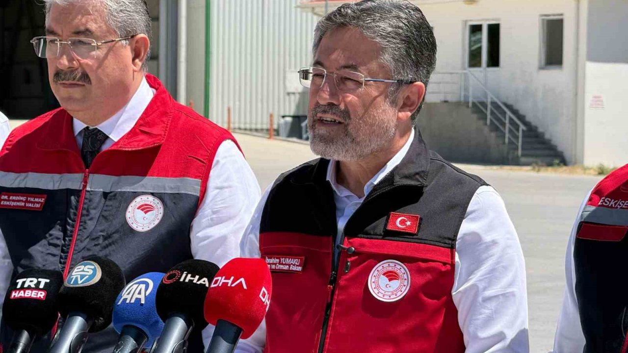 Bakan Yumaklı: "Bitkisel üretimde Cumhuriyet tarihimizin rekorunu bekliyorum"