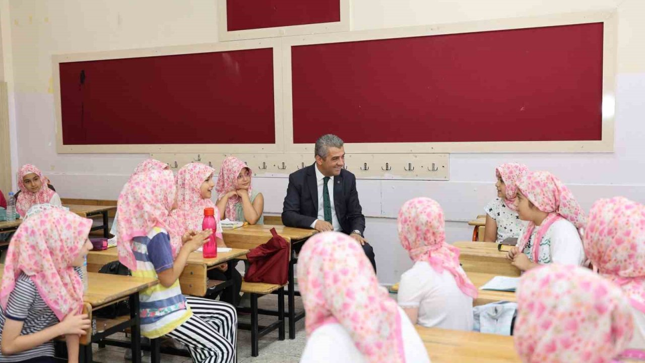 Yaz kurslarında çocukların neşesi geleceğe umut oluyor