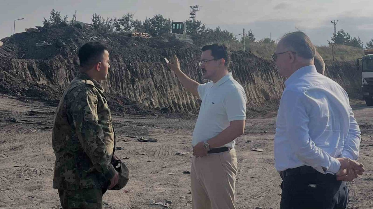 Akyaka Kaymakamı Demirtaş, Ermenistan sınırındaki demiryolu yenileme çalışmalarını yerinde inceledi
