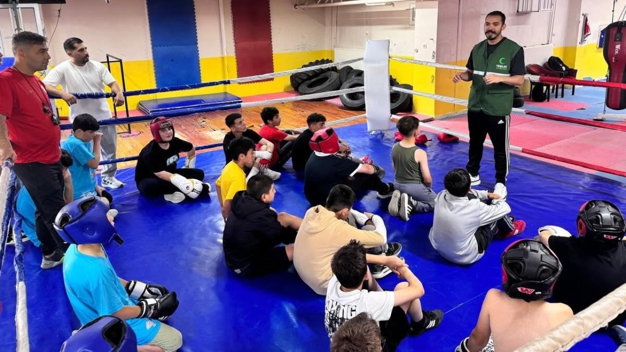 Bayburt’ta boks sporcularına bağımlılıkla mücadele eğitimi verildi