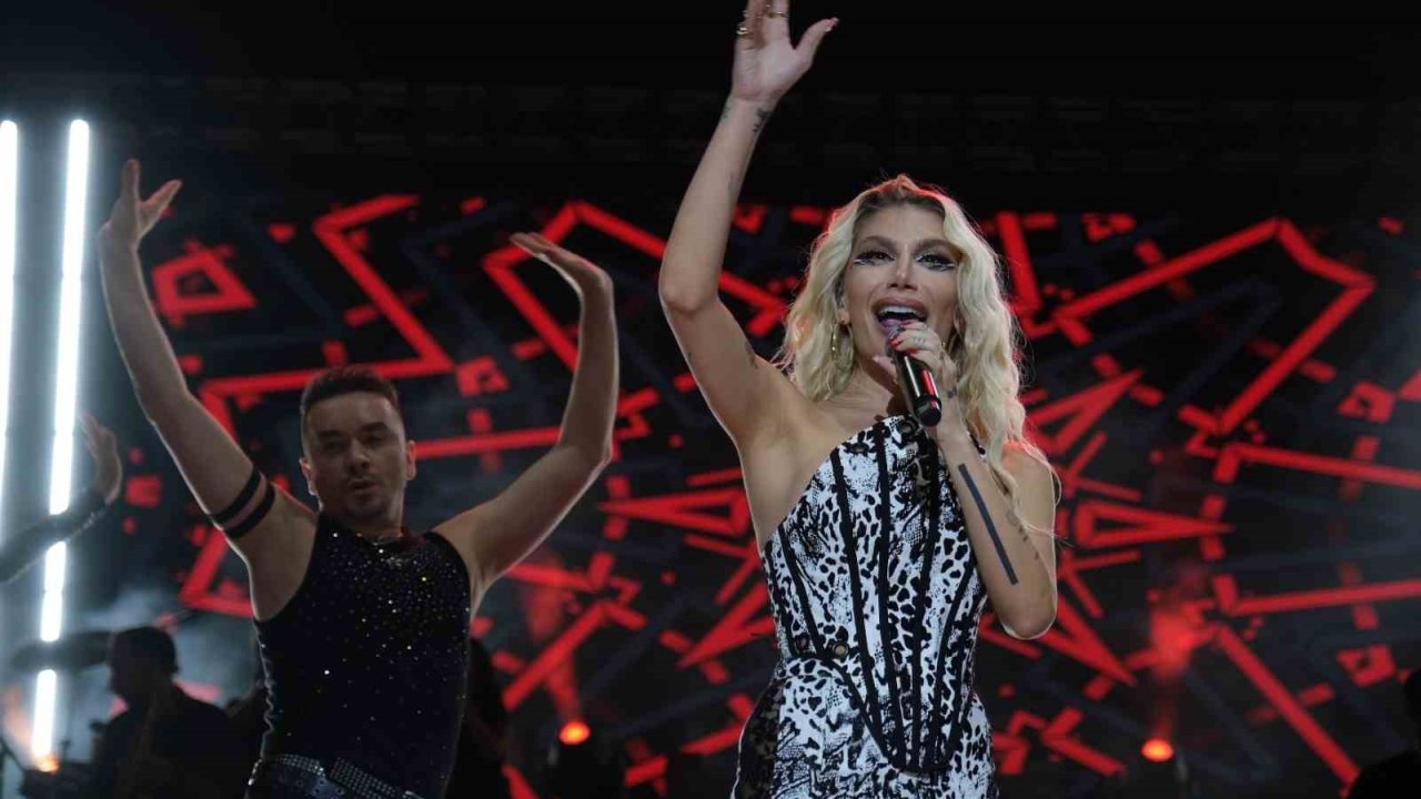 Büyükçekmece’de festival coşkusu devam ediyor