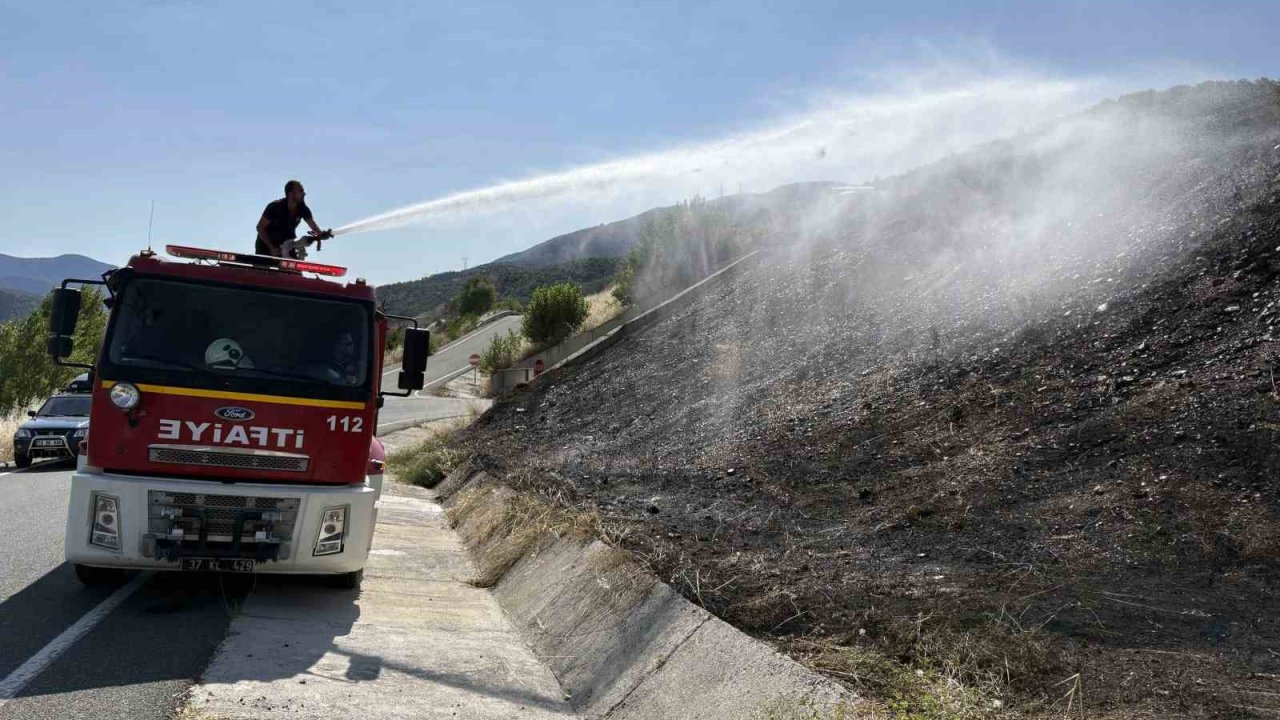 Kastamonu’da çıkan örtü yangınları büyümeden söndürüldü