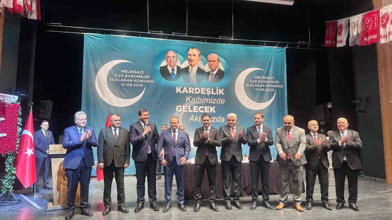 Kayseri’de 3 belediye meclis üyesi MHP’ye katıldı