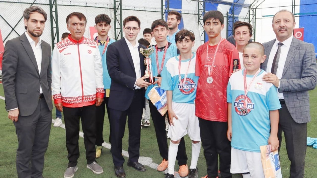Turnuvanın şampiyonu Semihaşakir