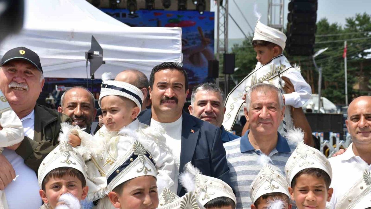 Sarıkamış Belediyesi’nden 300 çocuğa toplu sünnet şöleni