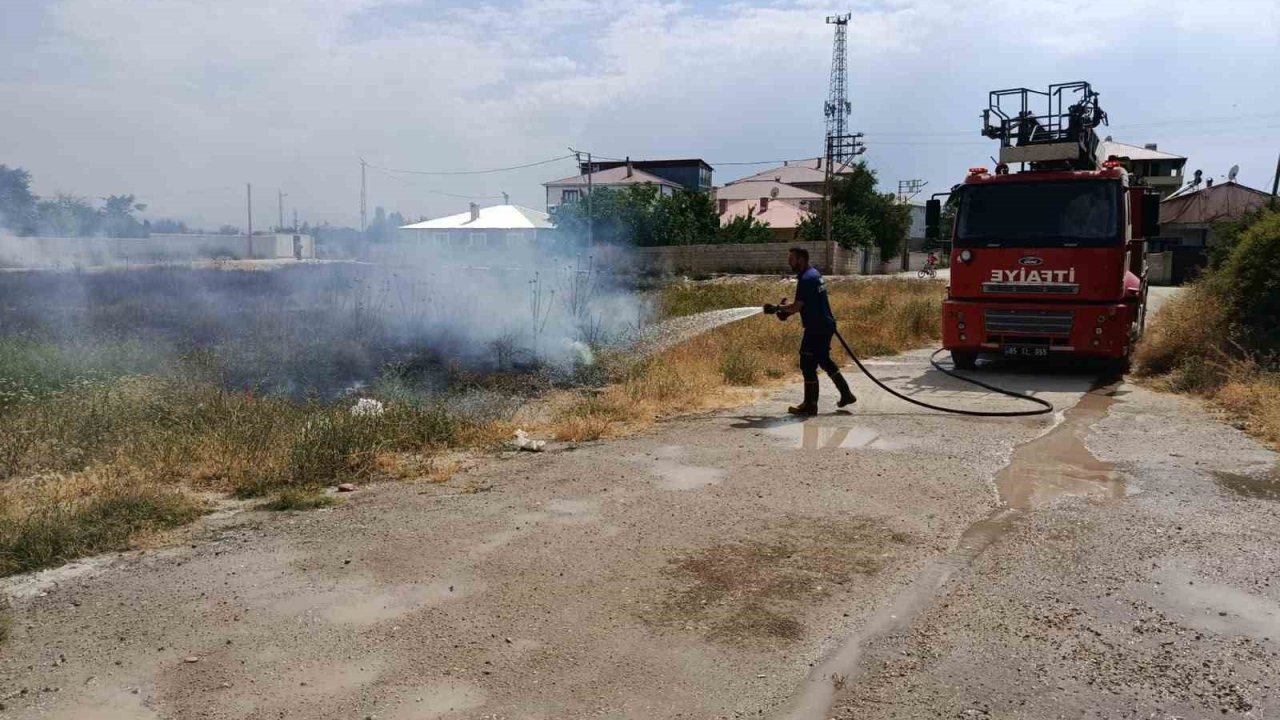 Van’da itfaiye son 10 günde 239 yangına müdahale etti